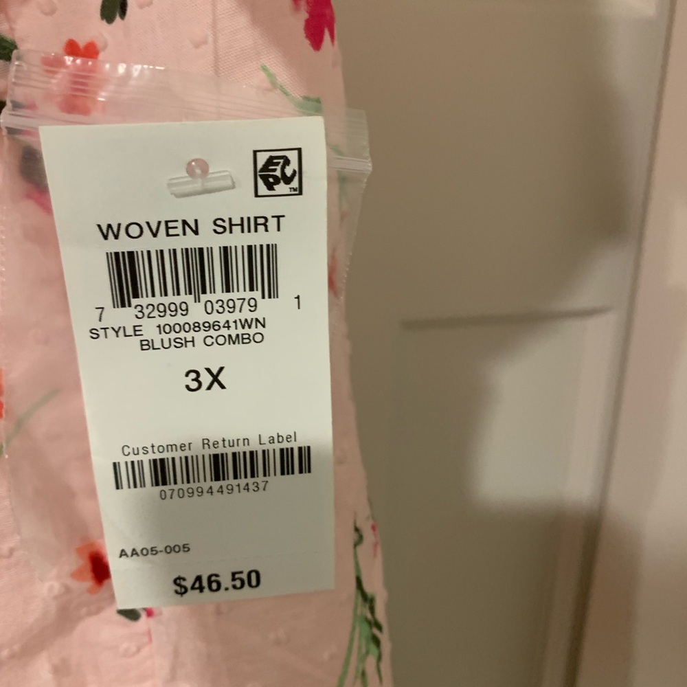 Karen Scott Floral Pink Button-Up Shirt 🍓NWT - Picture 3 of 5
